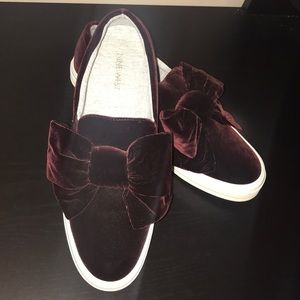 🥀NINE WEST RED SUEDE SLIP ON SHOES🥀